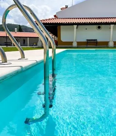 펜션 Sitio Terra Do Loureiro Porto de Mós